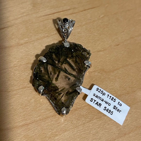 One of a kind Tourmaline and Epidot in quartz pendant - Picture 3 of 11